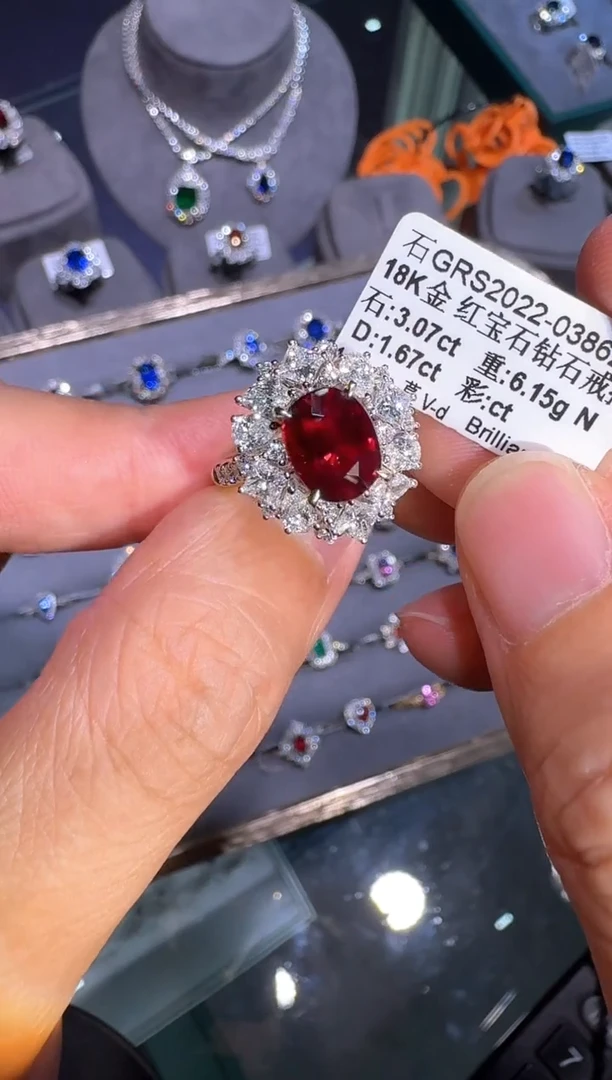 18K金镶嵌戒指红宝石【闪购】3.07ct/展会同步价/无烧鸽血红