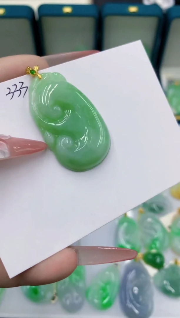 翡翠未镶嵌颈饰11111111111111