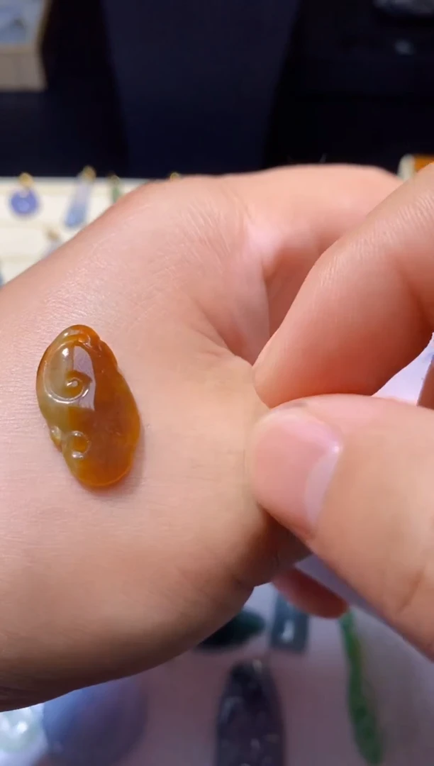 翡翠未镶嵌吊坠(不含链)18