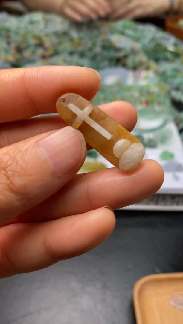 定制翡翠未镶嵌翡翠毛货~多样性发一个