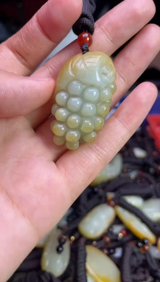 未镶嵌和田玉挂件1