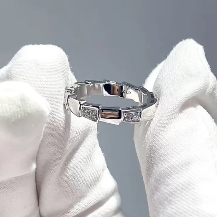 95新 BVLGARI/宝格丽 大头活动 蛇形 18K金 间钻 单圈 戒指 48