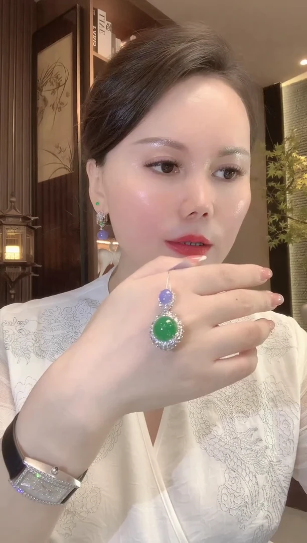 吊坠(不含链)18K金镶嵌翡翠C84