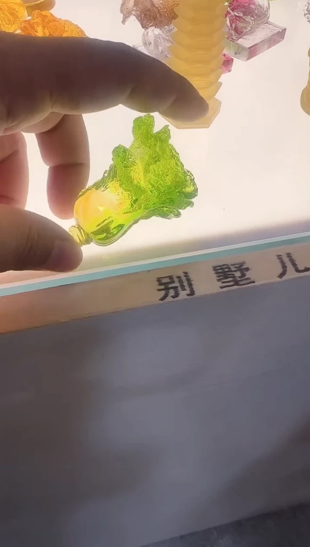 手工艺品琉璃百财在手