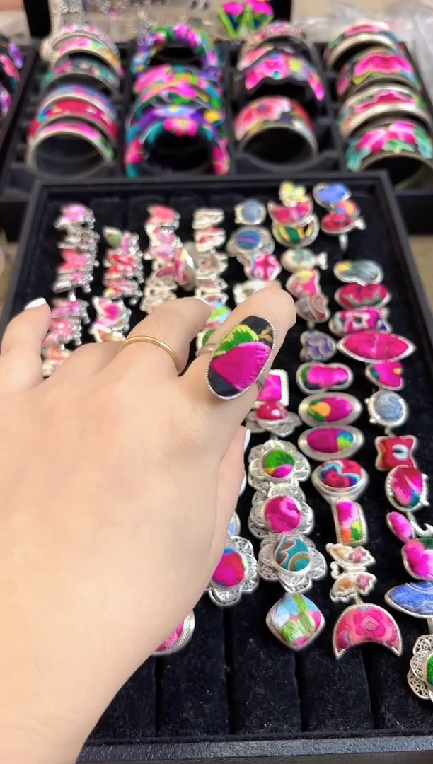 织绣一枝独秀2 老绣饰品211