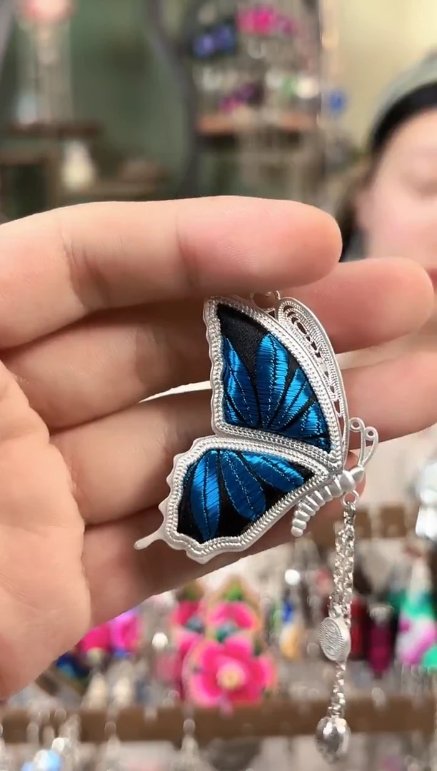 彩云南阁非遗老绣苗银饰品792