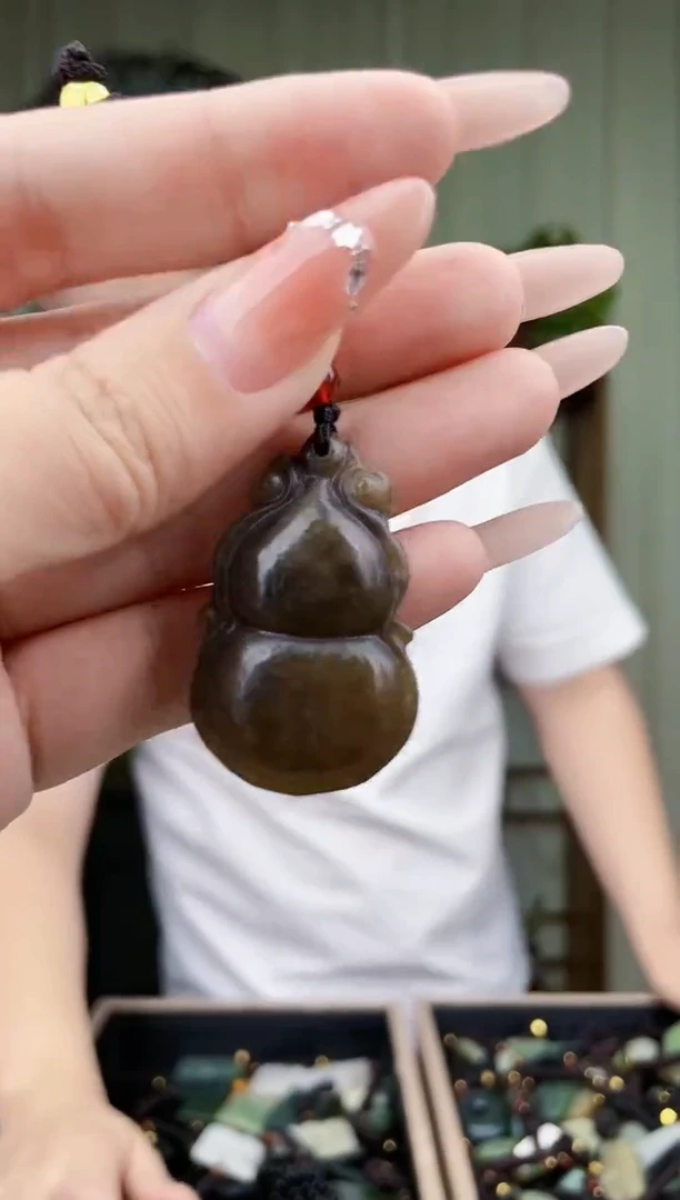 和田玉未镶嵌挂件拍一发一，多样性发货！