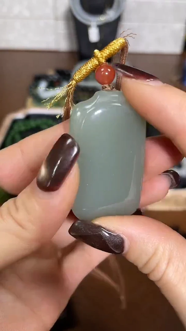 颈饰未镶嵌和田玉烟紫无事牌