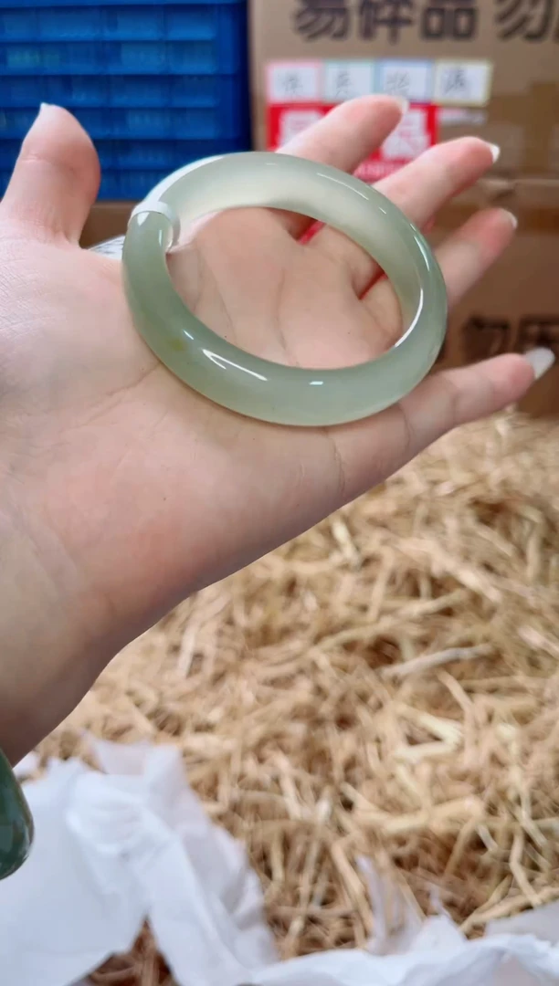 未镶嵌手镯石英质玉D-0503