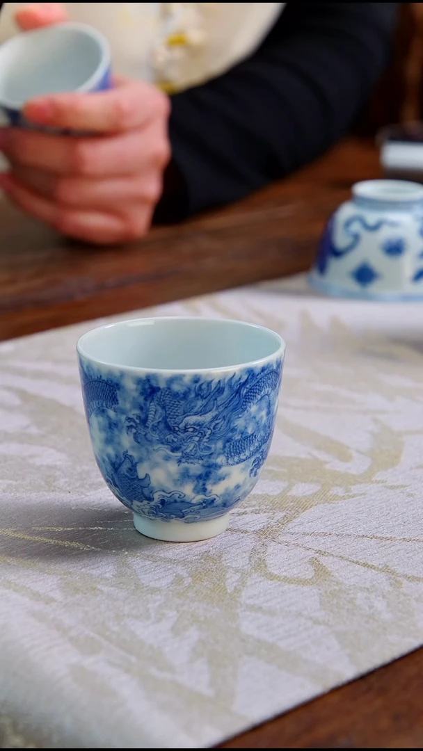 【闪购商品】元凤羽轩青花鱼化龙杯子