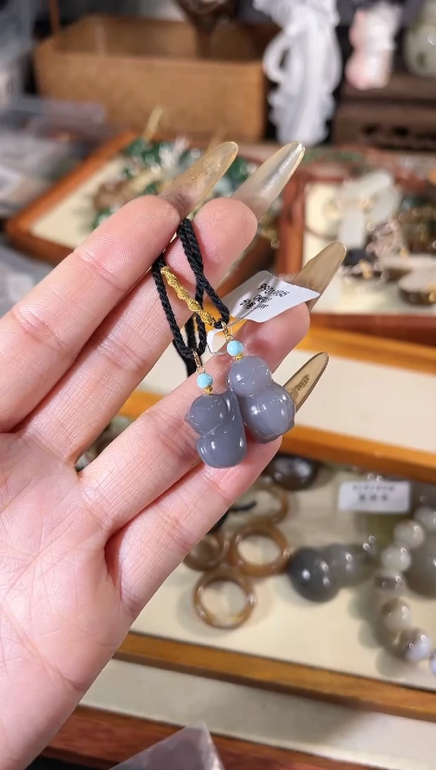 吊坠(赠链)18K金镶嵌和田玉多样性发其一