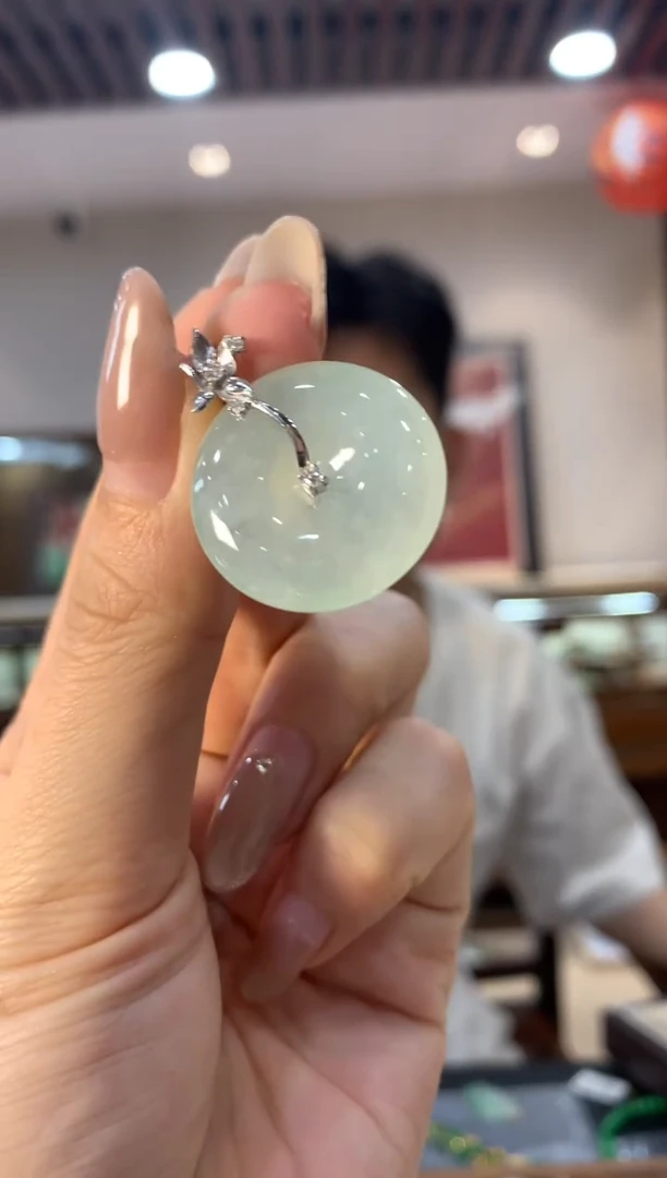 吊坠(不含链)18K金镶嵌翡翠平安扣