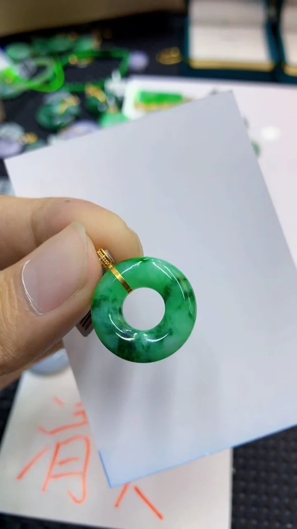 翡翠18K金镶嵌吊坠(不含链)1