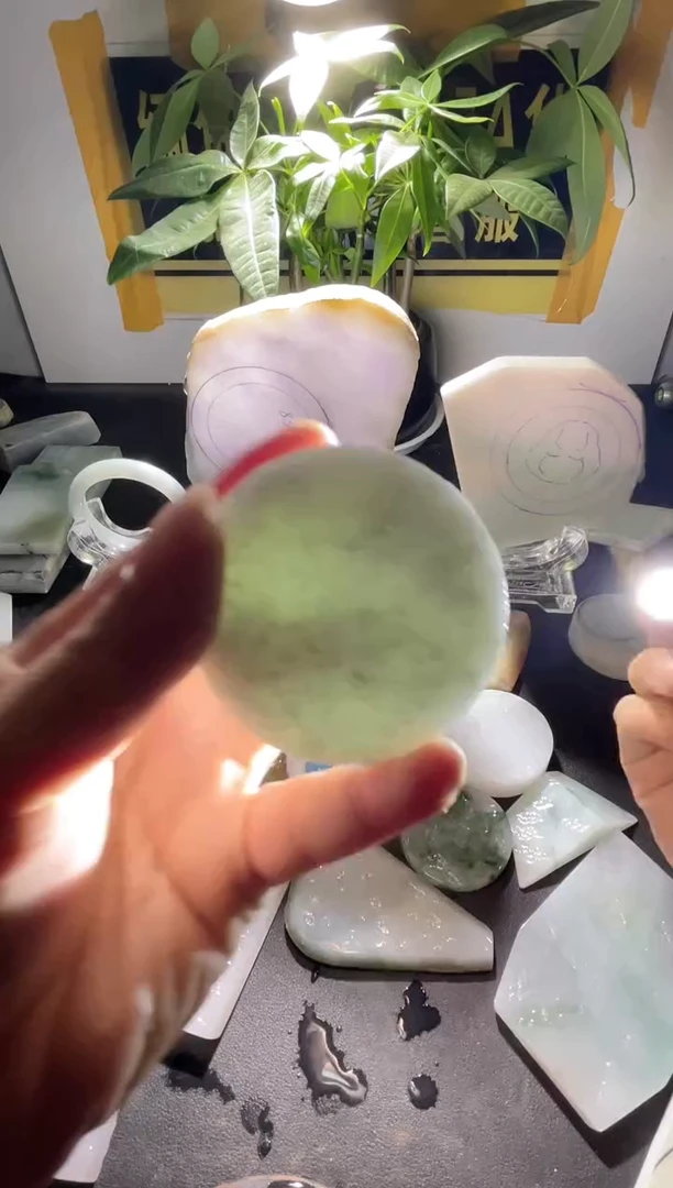 翡翠未镶嵌颈饰翡翠045