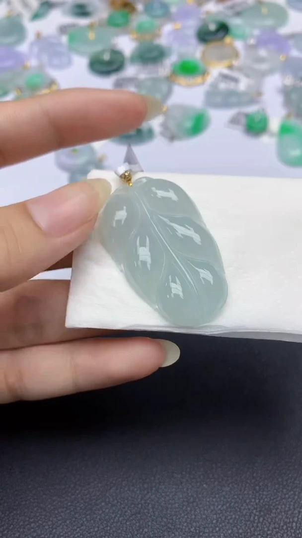 颈饰18K金镶嵌翡翠天然缅甸a货翡翠百元以上9元证书费自理