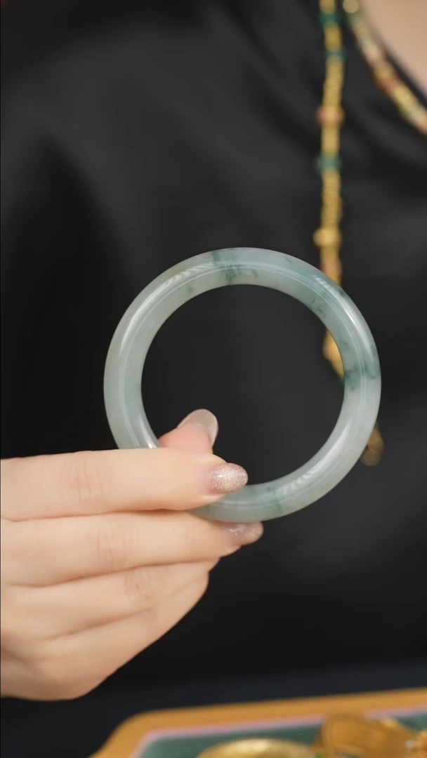 未镶嵌手镯翡翠翡翠素镯 国风珠宝