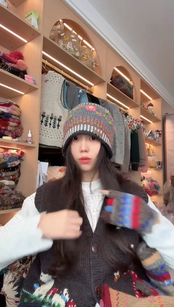 羊毛美利奴灰色刺绣帽