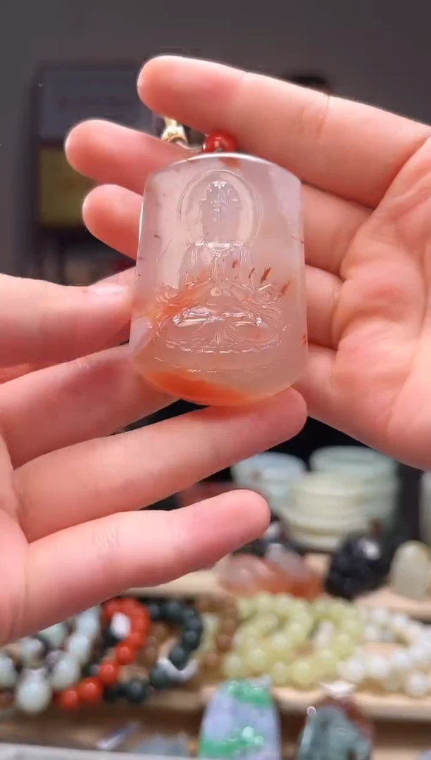 颈饰未镶嵌南红玛瑙吊坠