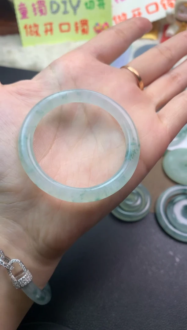 未镶嵌定制翡翠毛货