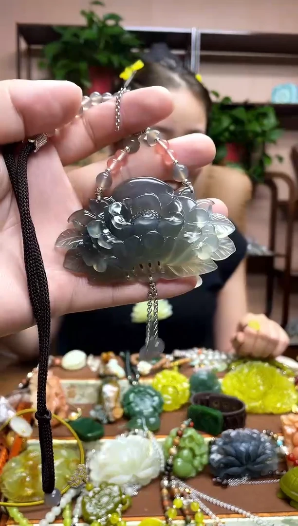 未镶嵌岫玉吊坠·