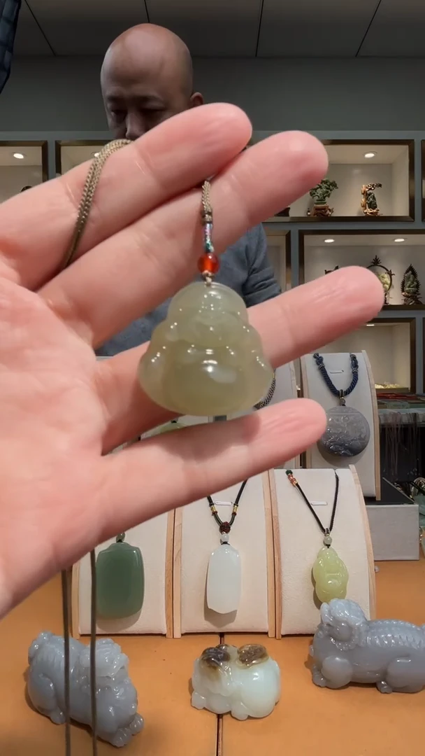 颈饰未镶嵌和田玉1