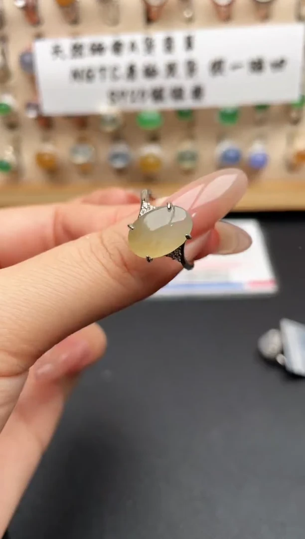 银S925镶嵌戒指翡翠一物一证一礼盒