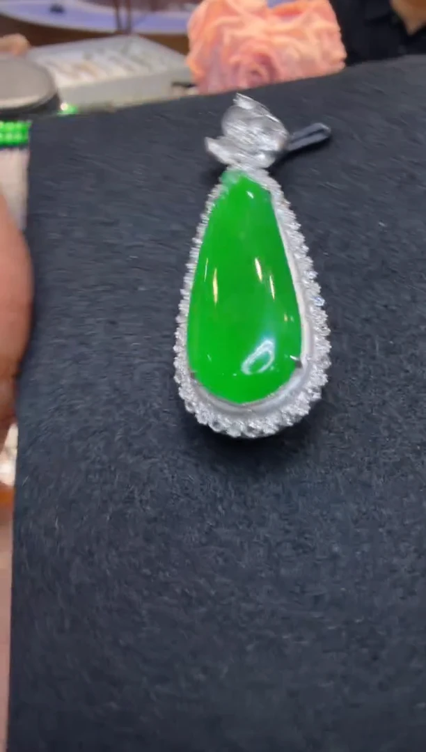 吊坠(不含链)18K金镶嵌翡翠多样性团购发一件