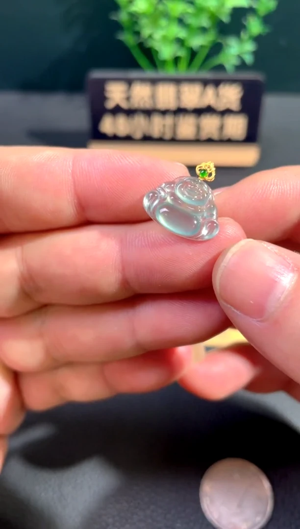 颈饰18K金镶嵌翡翠翡翠