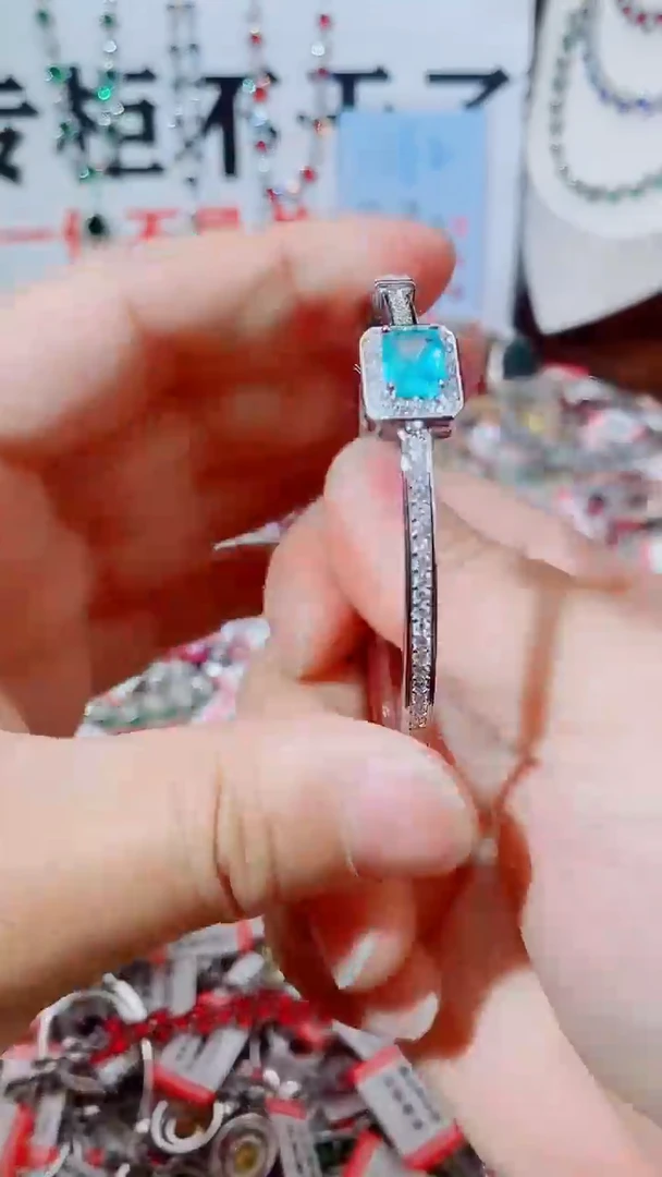 未镶嵌海蓝宝石手镯海蓝宝手镯