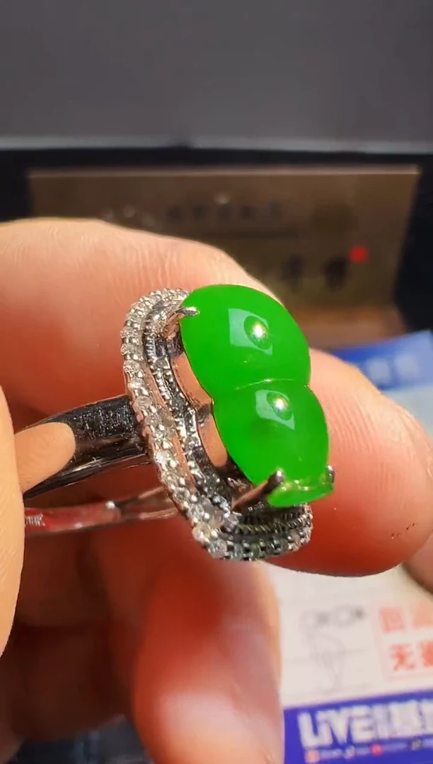 【闪购商品】翡翠戒指18K金镶嵌翡翠回流