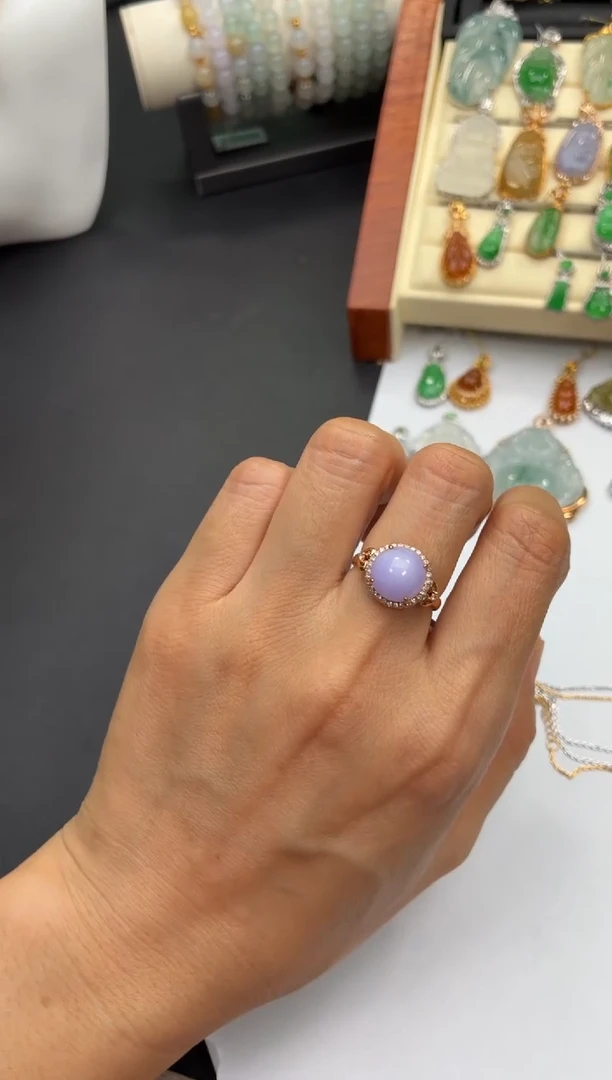 颈饰18K金镶嵌翡翠天然翡翠A货