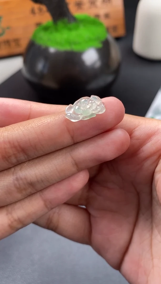 颈饰未镶嵌翡翠翡翠冰种裸石