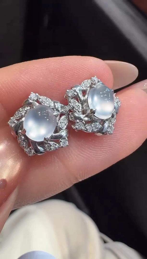 18K金镶嵌翡翠耳饰耳饰