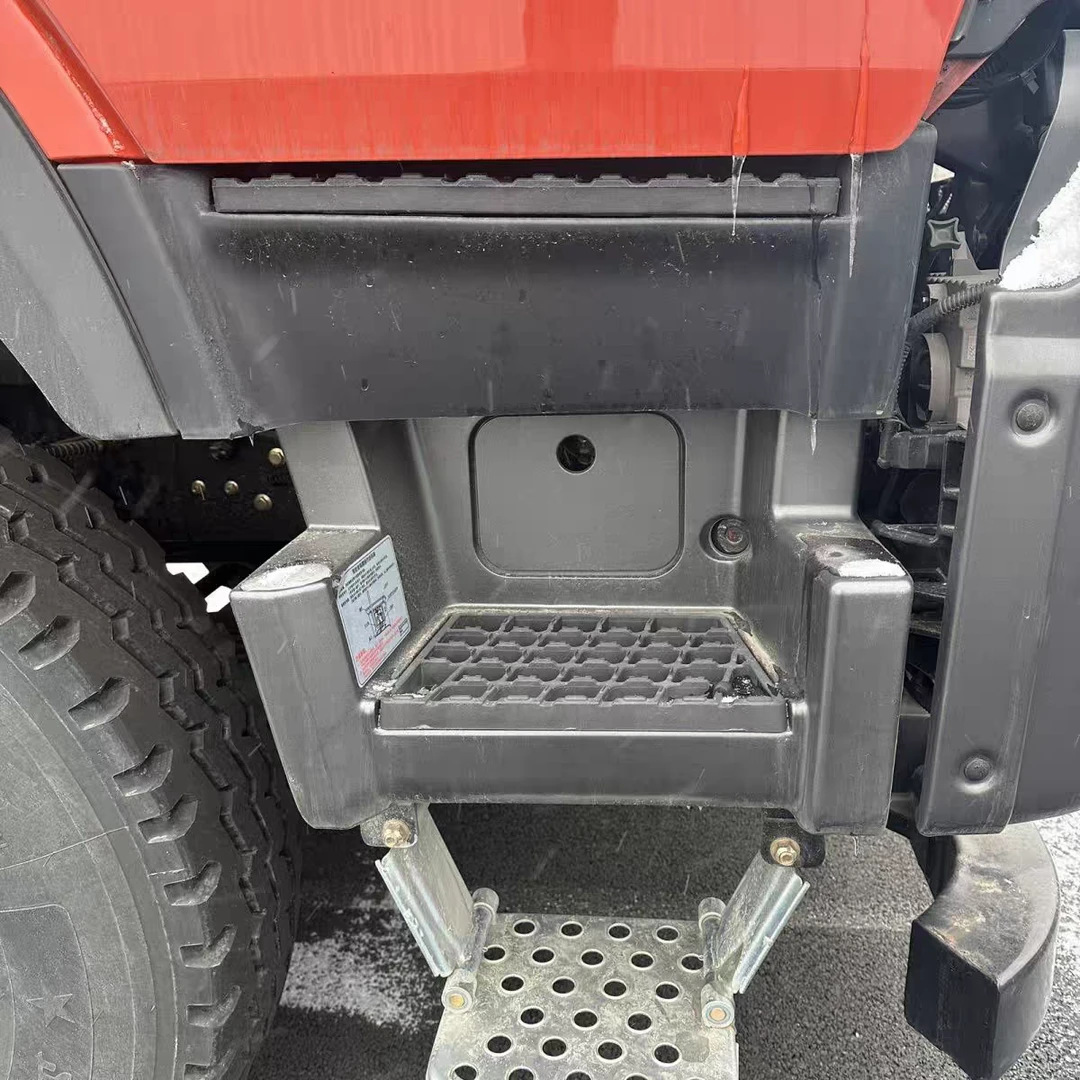 新款东风天龙KC驾驶室上车踏板护罩脚踏板护罩脚踏板山车踏板