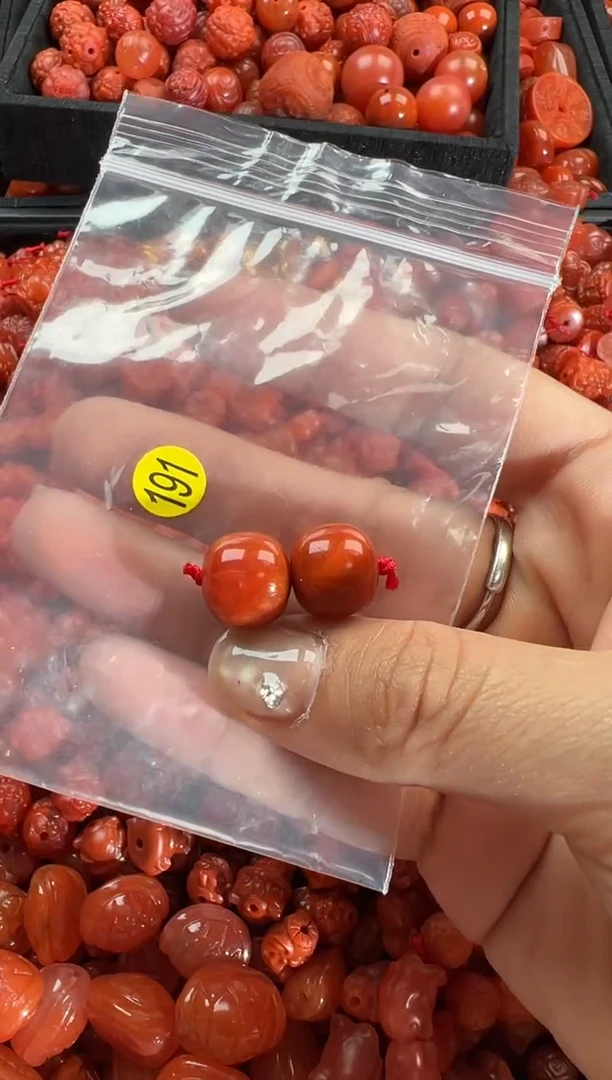 【闪购商品】南红玛瑙颈饰未镶嵌1