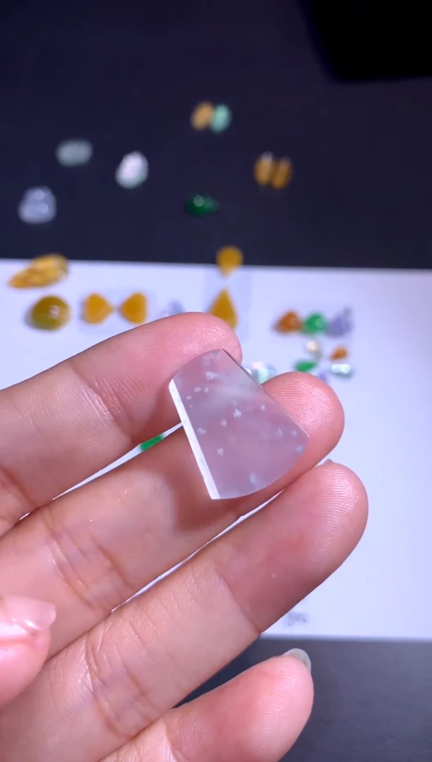 颈饰未镶嵌翡翠无事牌