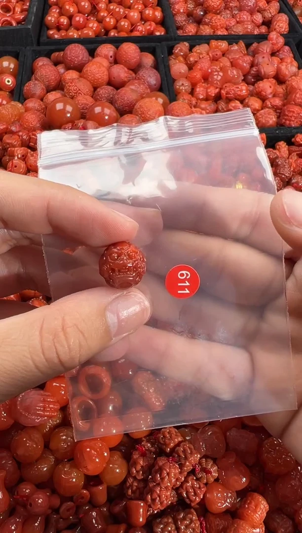 南红玛瑙未镶嵌颈饰1