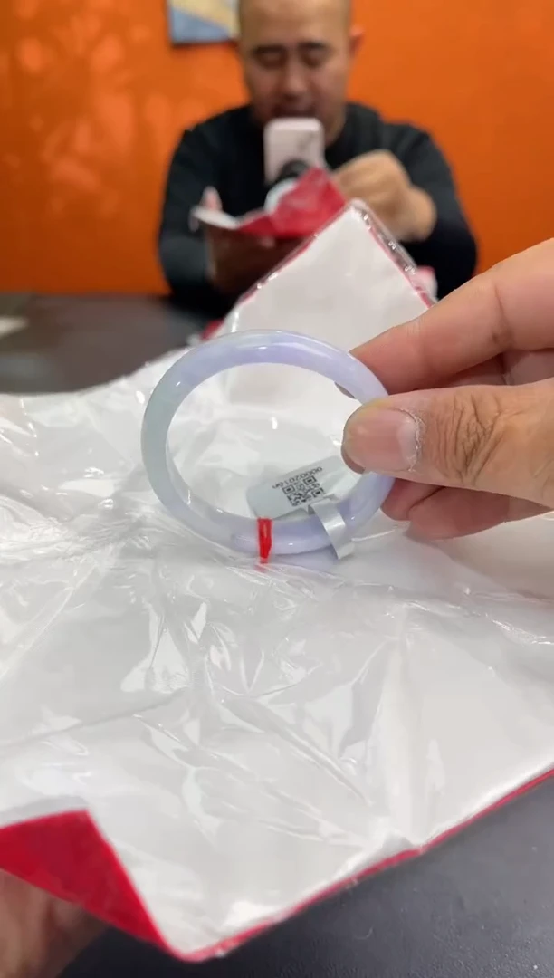 未镶嵌手镯（贵妃镯）翡翠翡翠手镯（微瑕）1