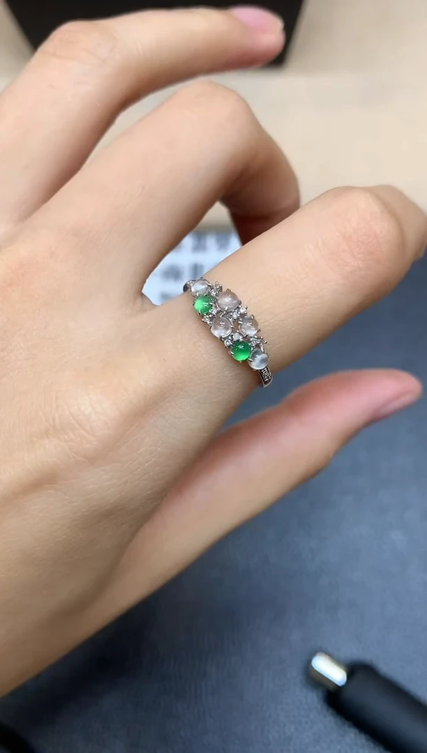 18K金镶嵌戒指翡翠蛋面【无服务费