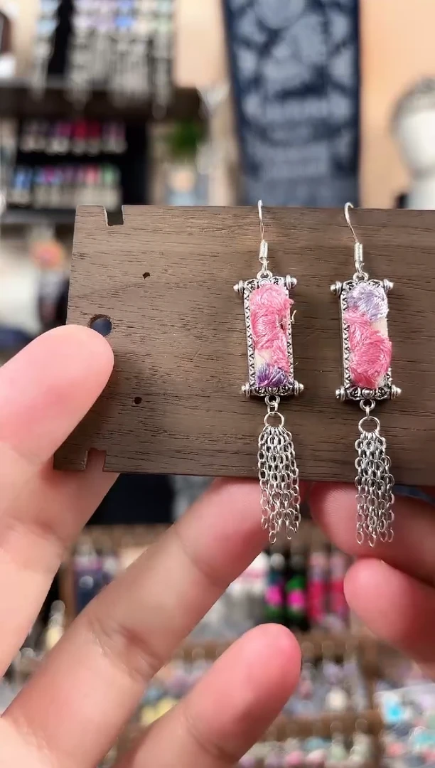 织绣民族风非遗老绣饰品607