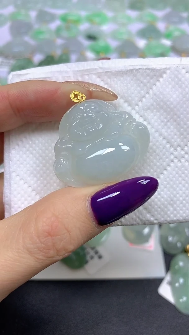 颈饰18K金镶嵌翡翠