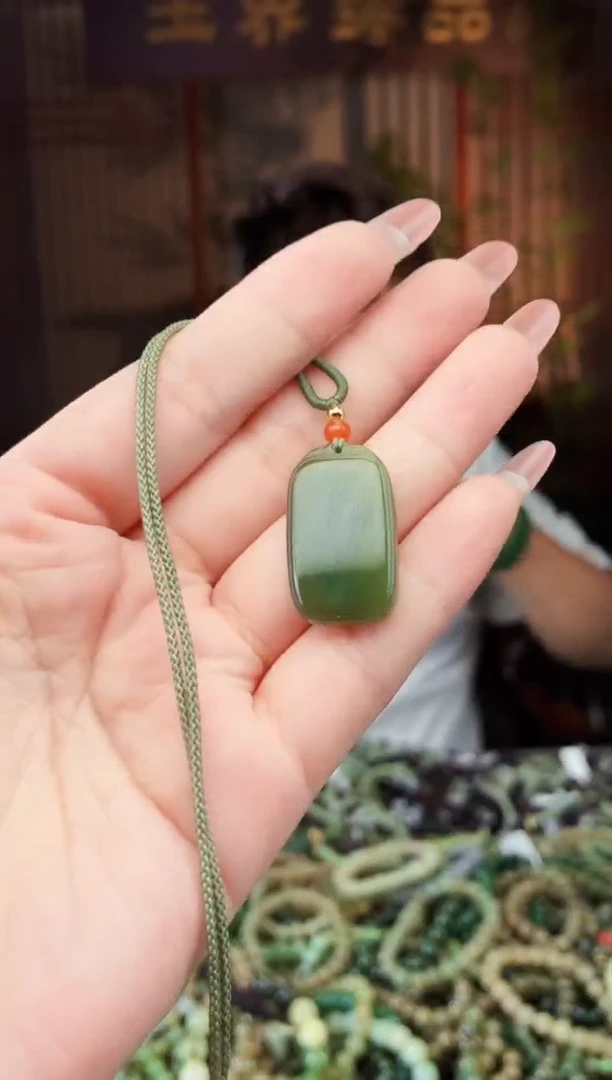 和田玉未镶嵌颈饰拍一发一