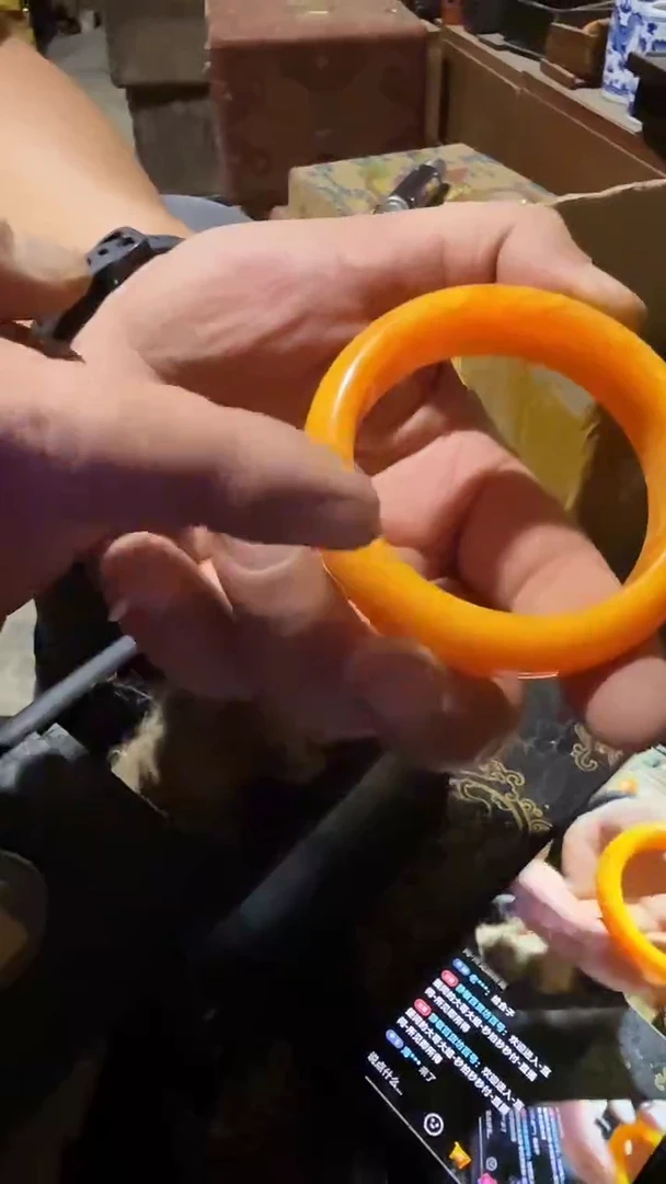 木闪电购链接精品摆件黄手