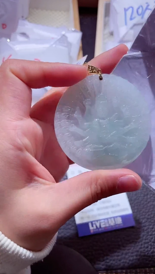 颈饰18K金镶嵌翡翠00006020千手