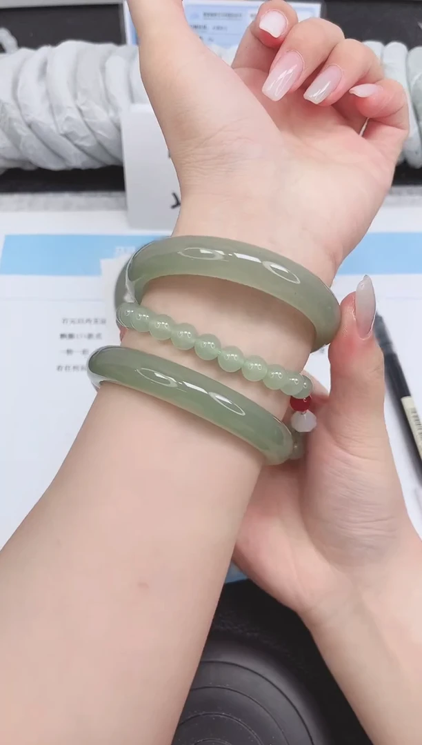 未镶嵌手镯石英质玉232-62.
