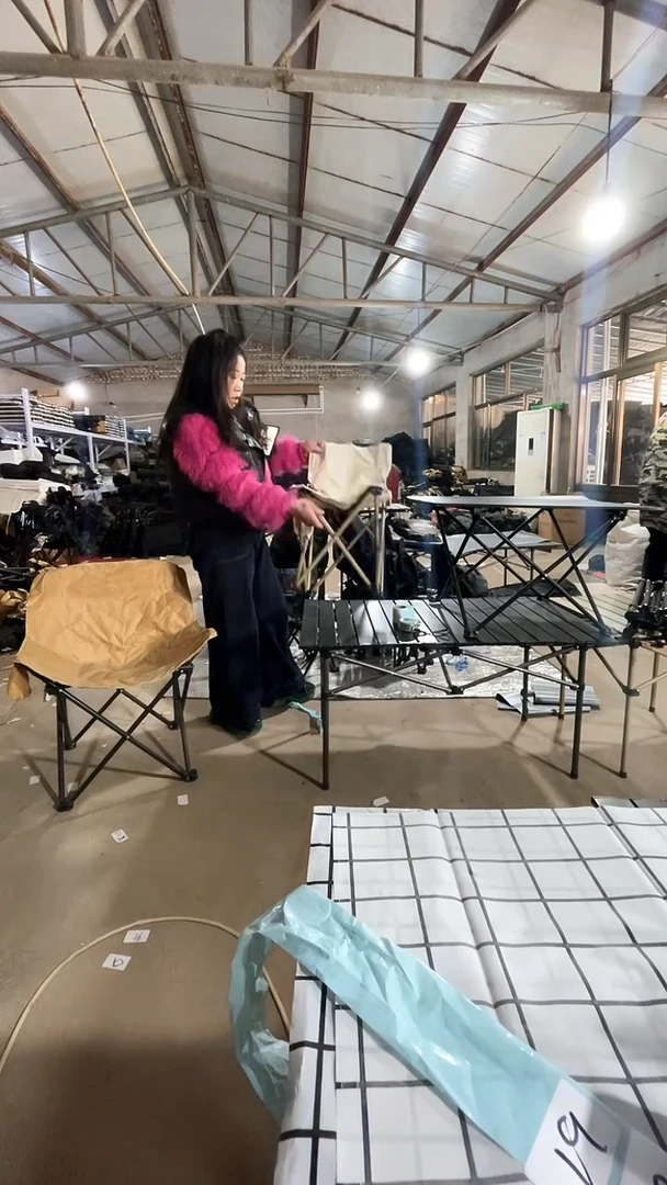 铁生锈   折叠靠背  颜色随机