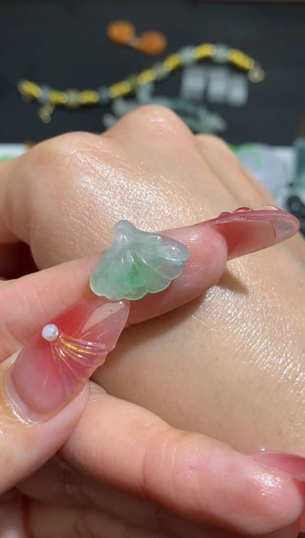 未镶嵌定制翡翠翡翠毛货~