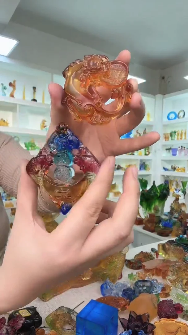 手工艺品琉璃红色+貔貅