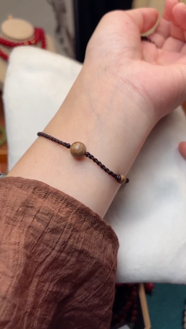 【闪购商品】白玉菩提吊坠黑编绳 沉