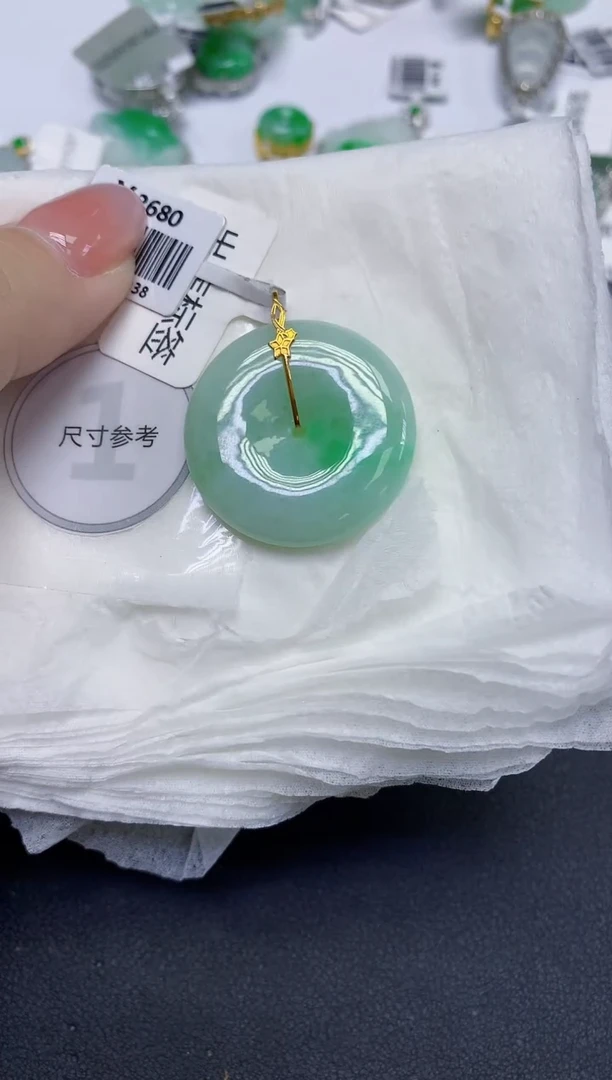 颈饰18K金镶嵌翡翠天然缅甸翡翠A货百元以上9元证书费自理